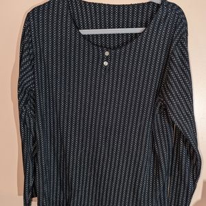 Women's XL Black& white top w long sleeve